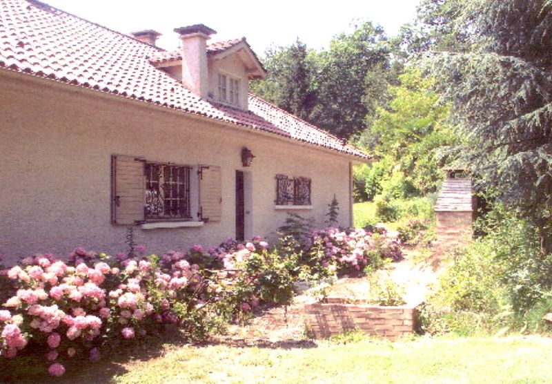 Terrasse Nord, barbecue en pierre