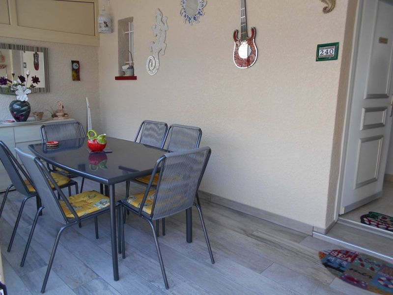 Chambre parentale avec sortie sur la terrasse