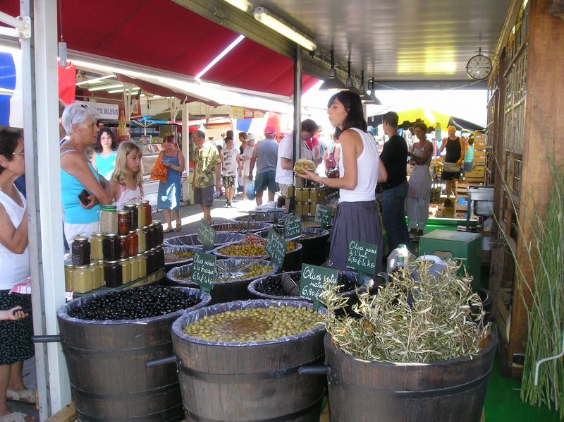 Le marché de St Pierre La Mer