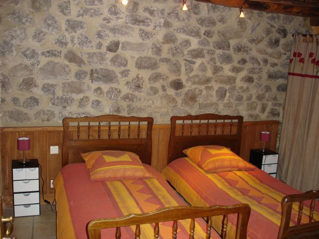 GITES  DES ISARDS, COURBASSIL   PORTA- Pyrénées-Orientales